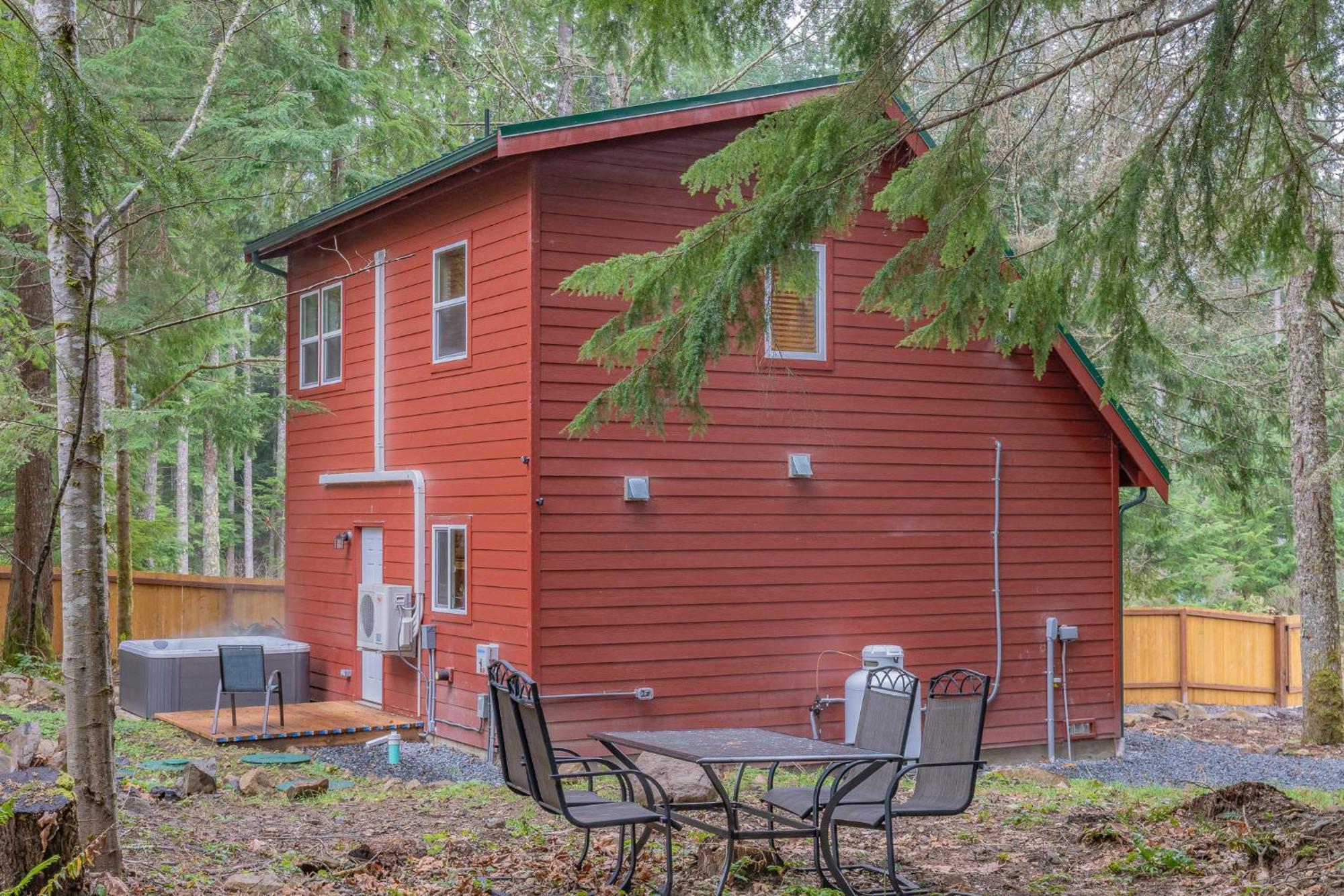 Mt. Rainier Cabin W/Hot Tub Эшфорд Экстерьер фото